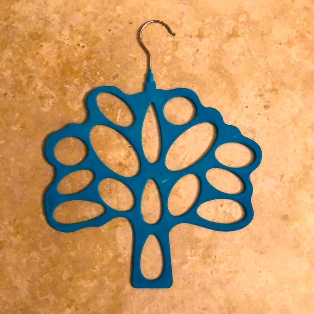Scarf Hanger